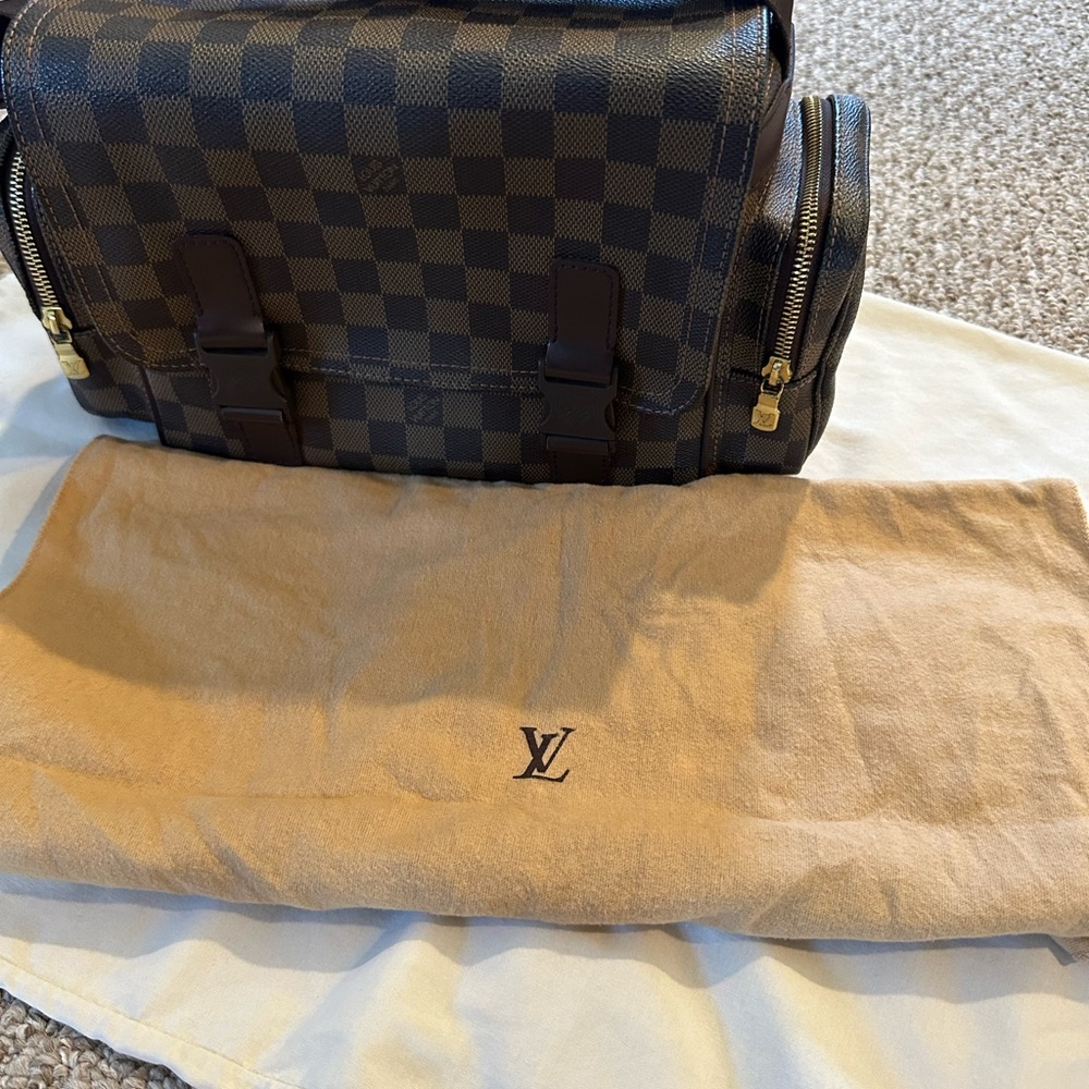 Louis Vuitton Reporter Melville~Vintage - Picture 14 of 14